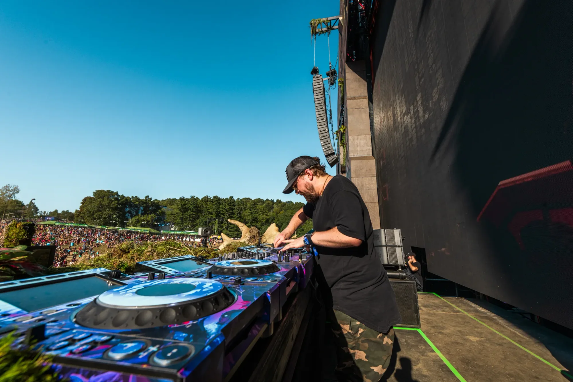 Colee.one — Lost Lands 2021 photography, image 139 of 359