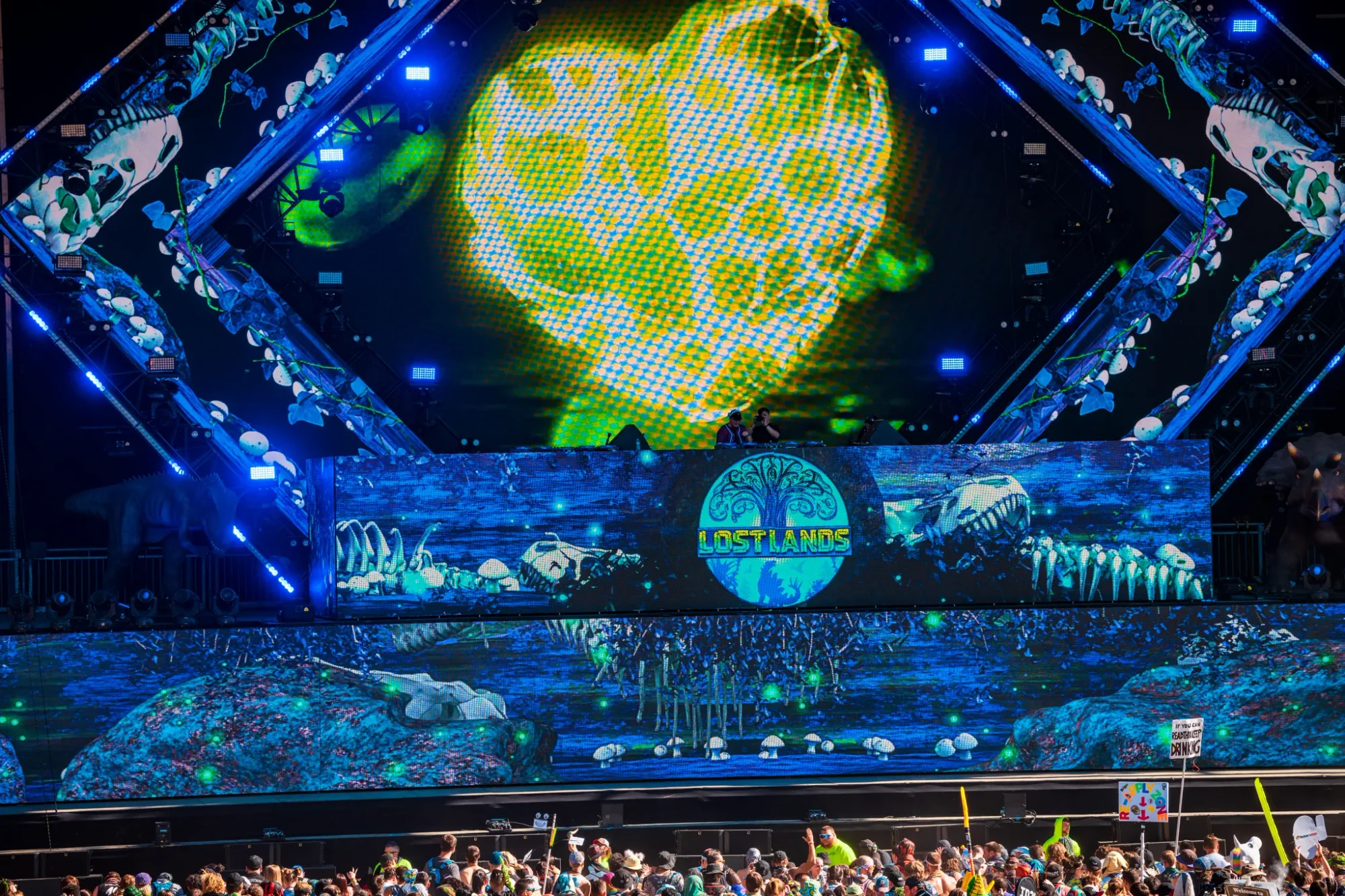 Colee.one — Lost Lands 2021 photography, image 174 of 359
